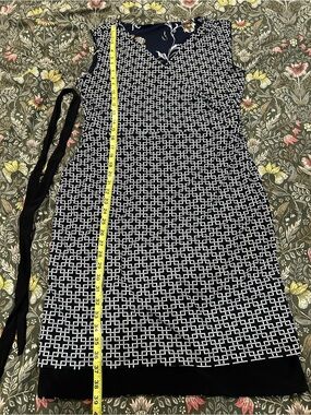 Sleeveless Black & White Geometric Sheath dual sided Dress